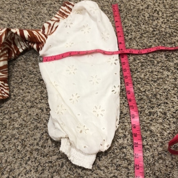 Love The Label Blouse Size Small Ivory Brown Zebra Eyelet Pattern - Picture 9 of 9